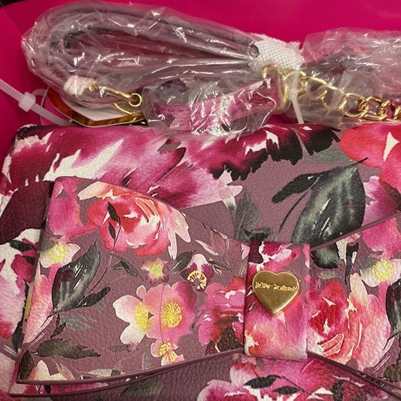 Betsey Johnson Crossbody Purse and Card Case Gift Set Black Multi Floral NWT - Picture 6 of 7